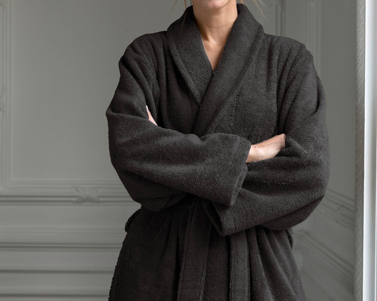 anne de solène PEIGNOIR Pétale · Poivre