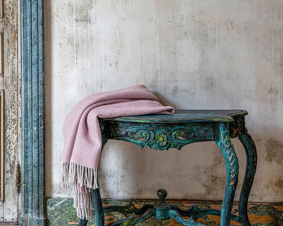 THROW Divin · Parme