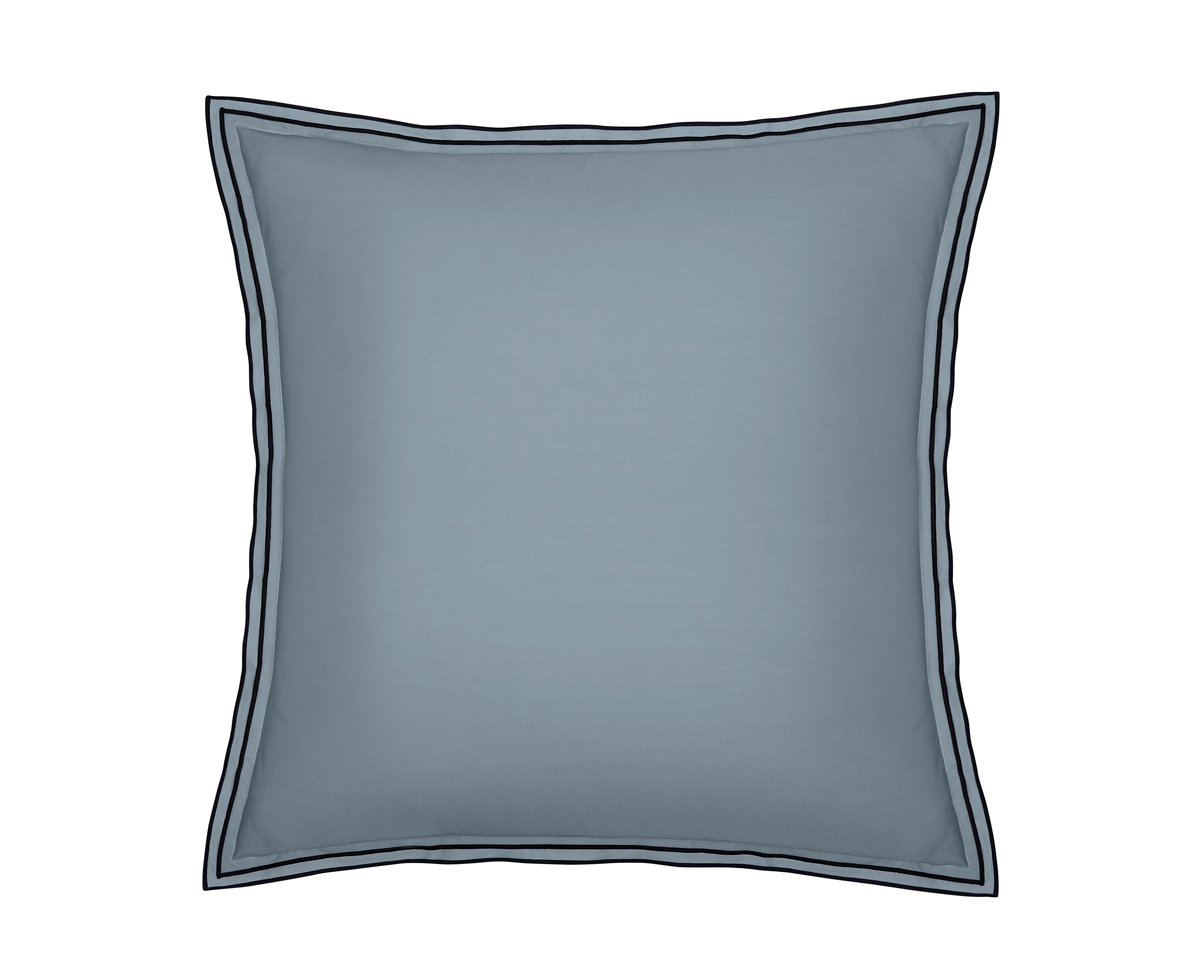 anne de solène TAIE D'OREILLER Pure White Percale Lavée · Blue · Finition Black