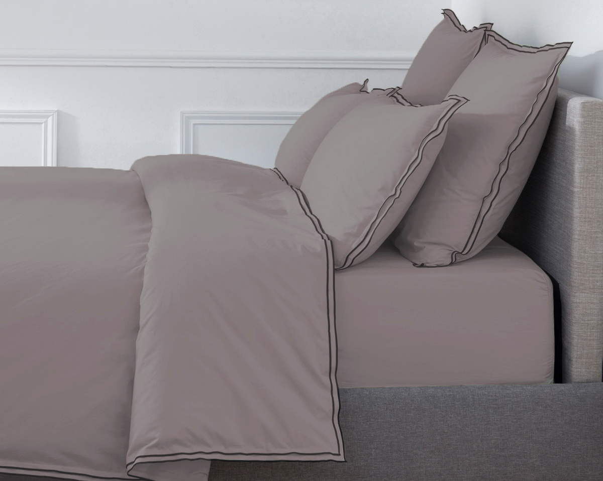 anne de solène HOUSSE DE COUETTE Pure White Percale Lavée · Cocoa · Finition Black